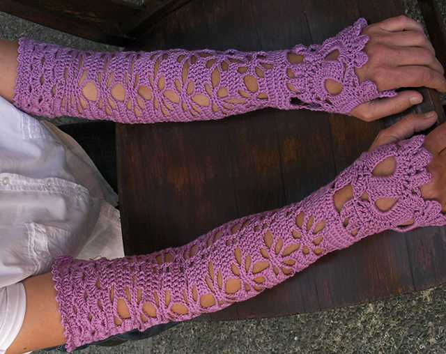 I love my pink fingerless gloves too